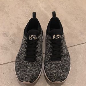 APL sneakers💕💕